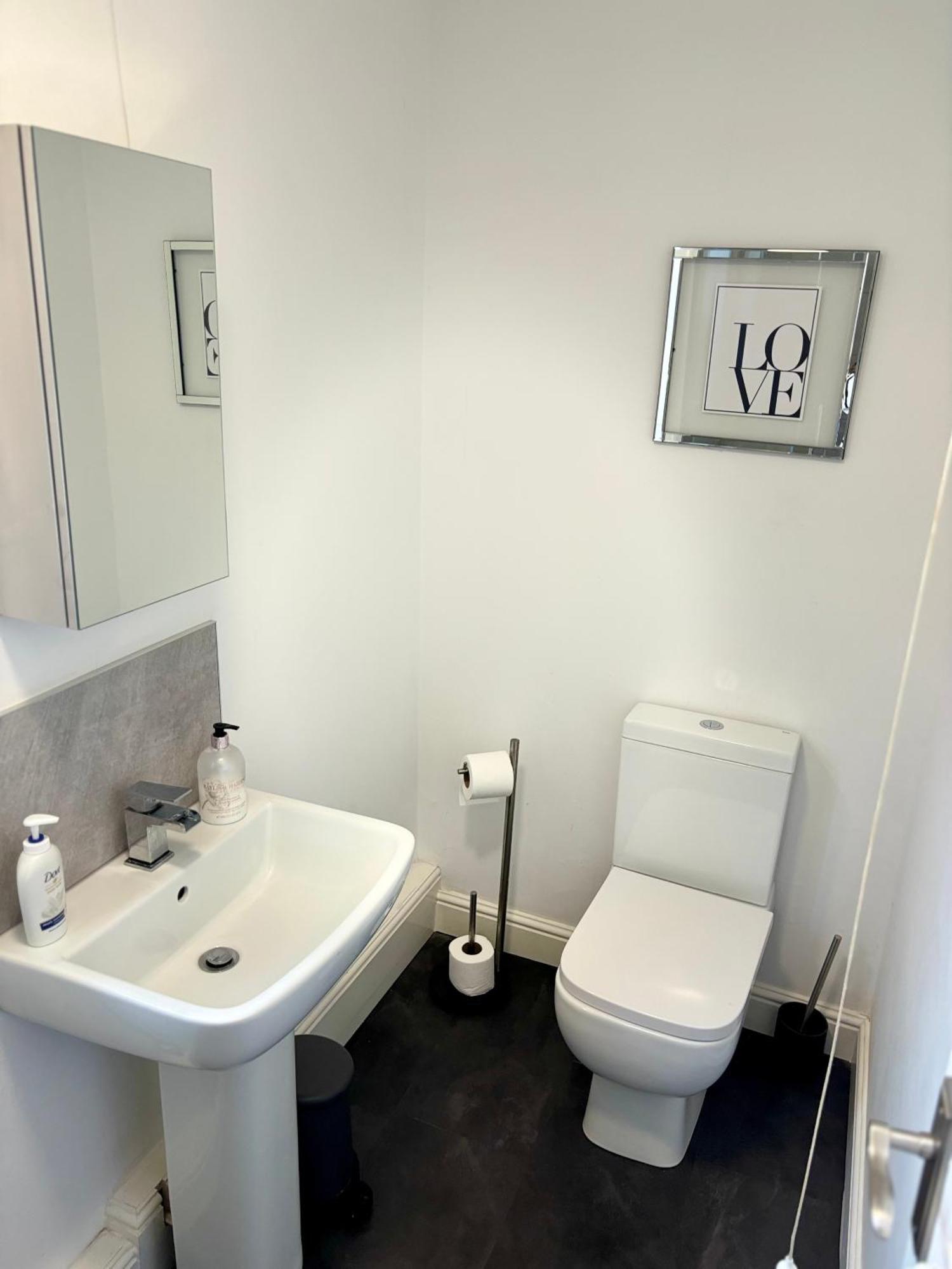 The Garden Suite Denby Village Bagian luar foto